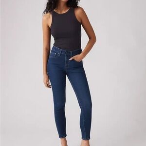 Levi's 721 High Rise Skinny Jean Size 26